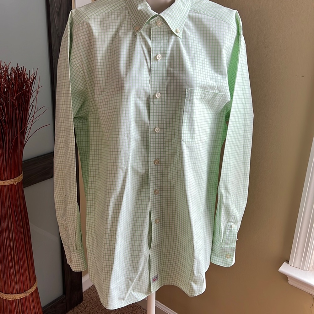 Men’s Vineyard Vines green check shirt